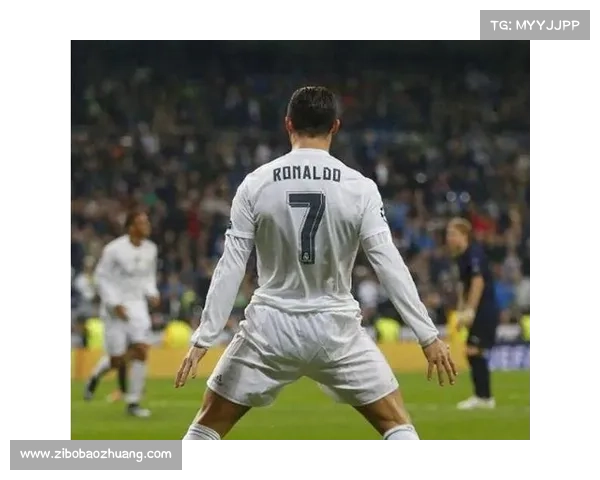 捷克前锋希季尔对C罗的期望与挑战解析:如何超越巨星地位并引领球队发展 捷克前锋希季尔对C罗的期望与挑战解析:如何超越巨星地位并引领球队发展